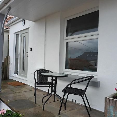 Contemporary One Bed Studio. Sea Views And Parking Westward Ho!  Ngoại thất bức ảnh